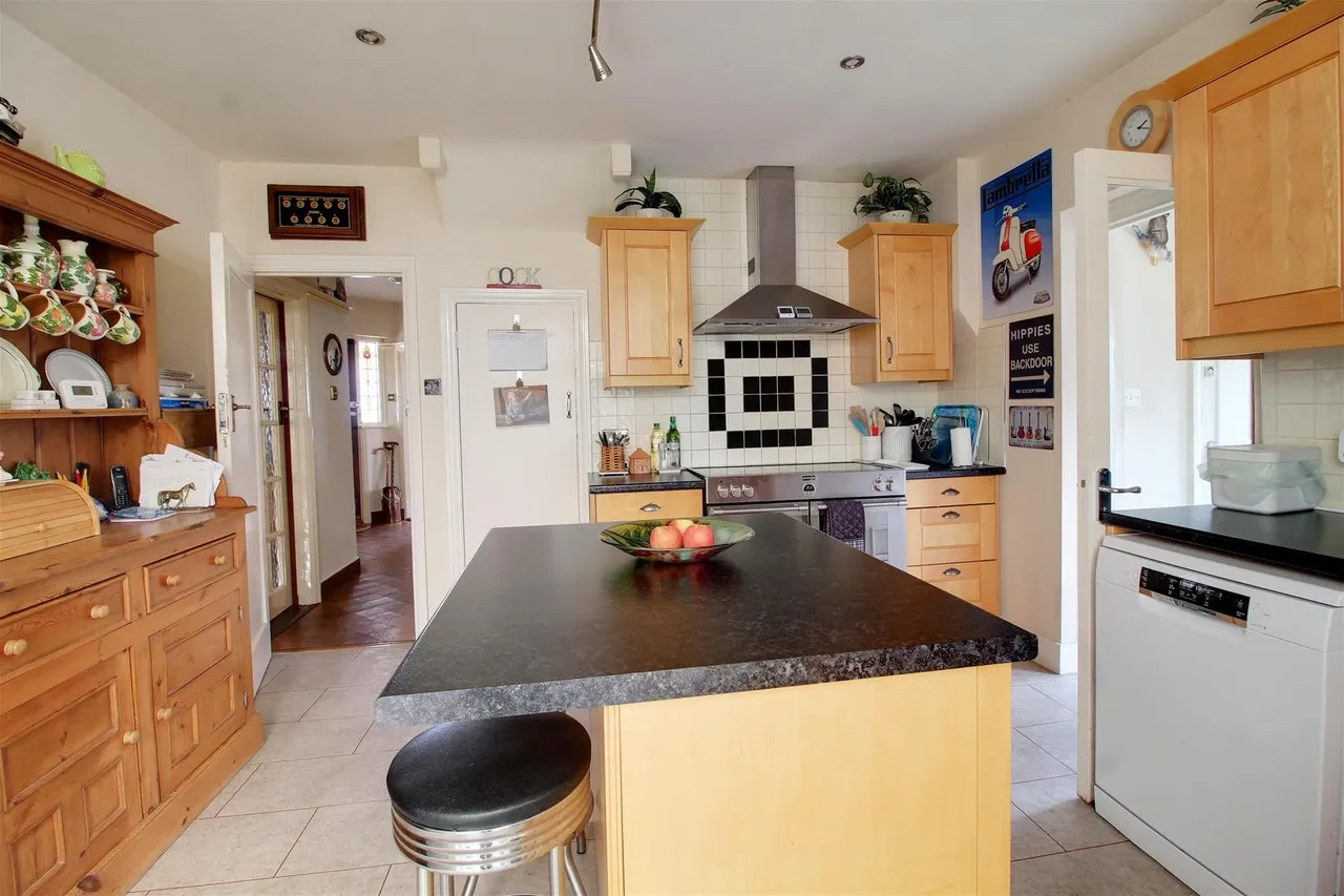 Elmroyd Avenue, Potters Bar, EN6, photo 20