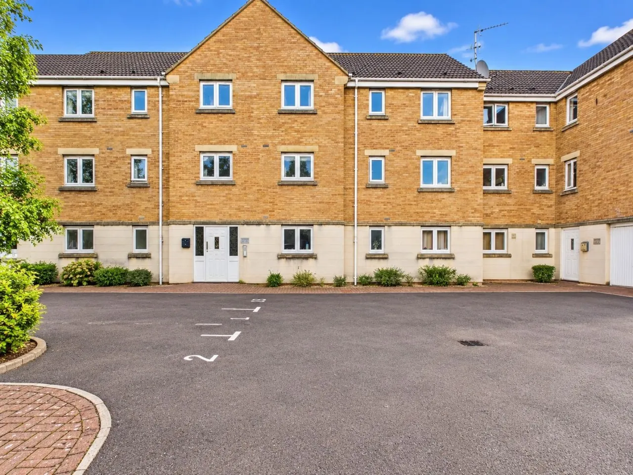 2 bed flat for sale, Macfarlane Chase, Weston-super-Mare, BS23