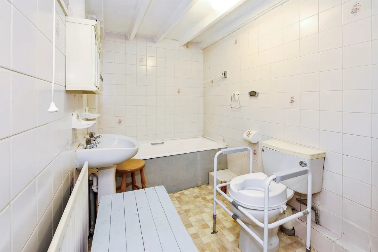 Ogwy Street, Bridgend, CF32, photo 8