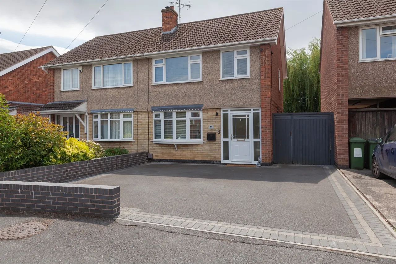 3 bed house for sale, Laurel Road, Blaby, LE8