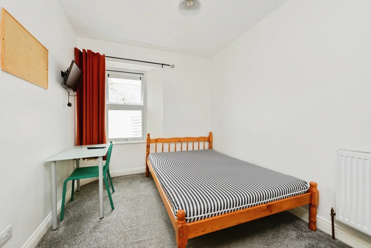 Wellington Street, Plymouth, PL4, photo 10