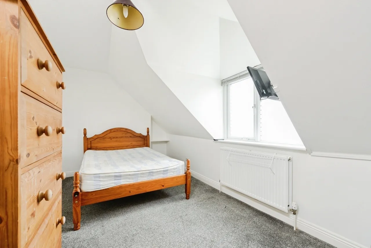 Wellington Street, Plymouth, PL4, photo 13