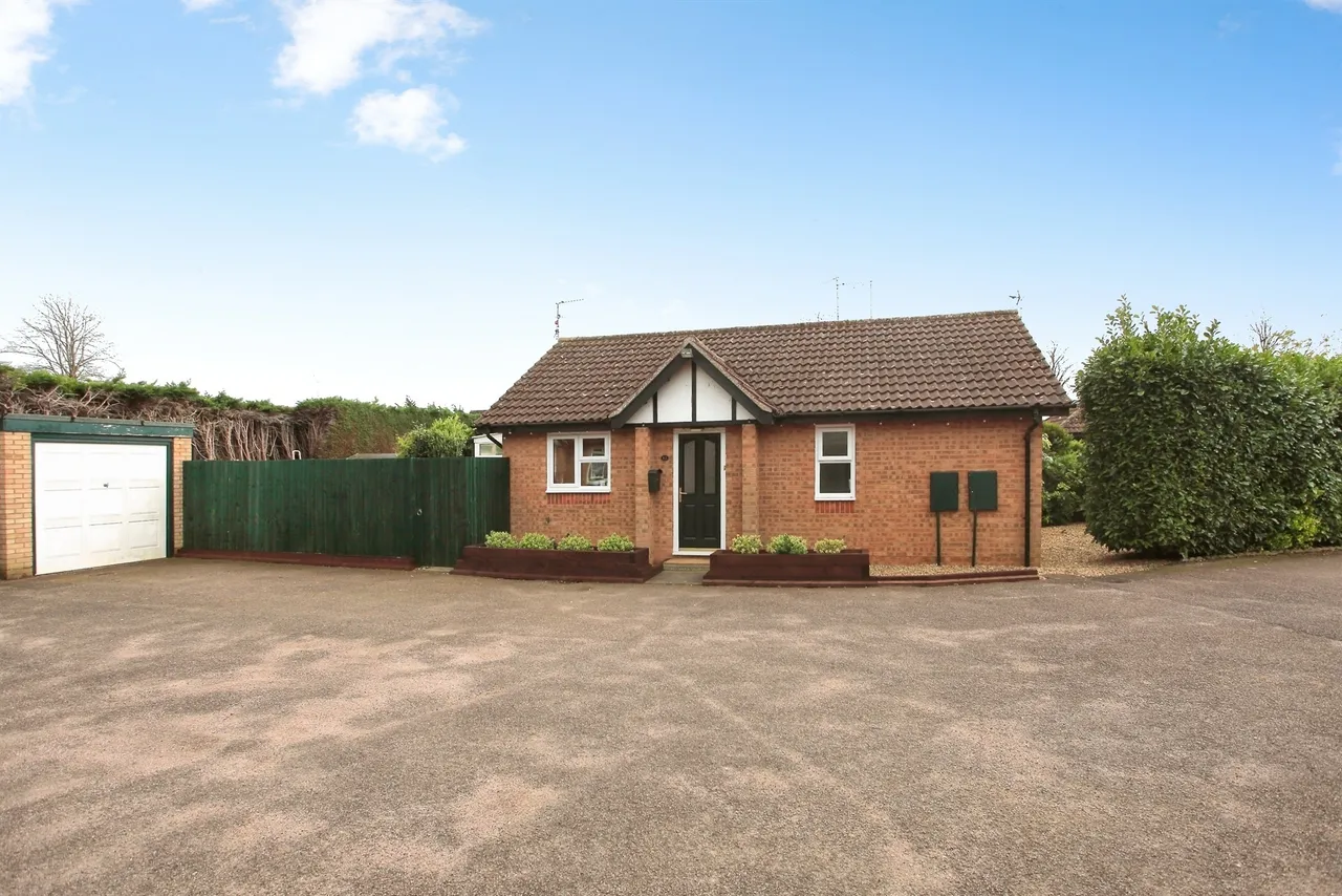 2 bed house for sale, Mansfield Court Peterborough, PE1