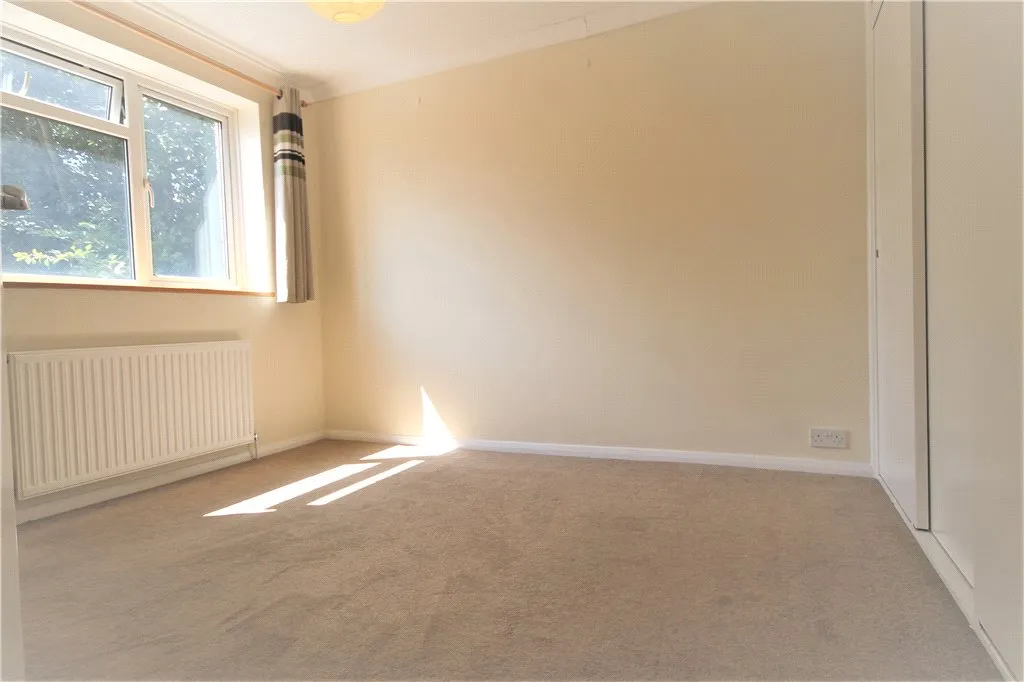 Fircroft Court, Woking, GU22, photo 4