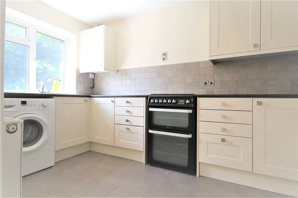 Fircroft Court, Woking, GU22, photo 3