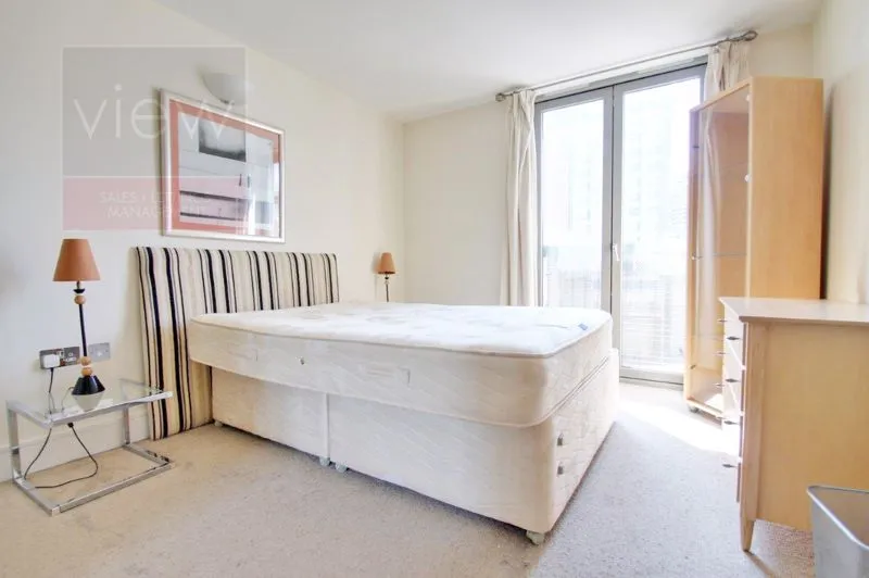 Plumbers Row, London E1 1EP, photo 3