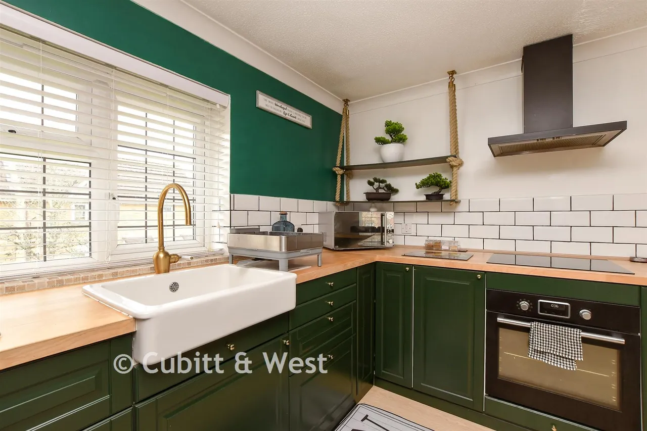 Cheviot Walk, West Green, RH11, photo 2