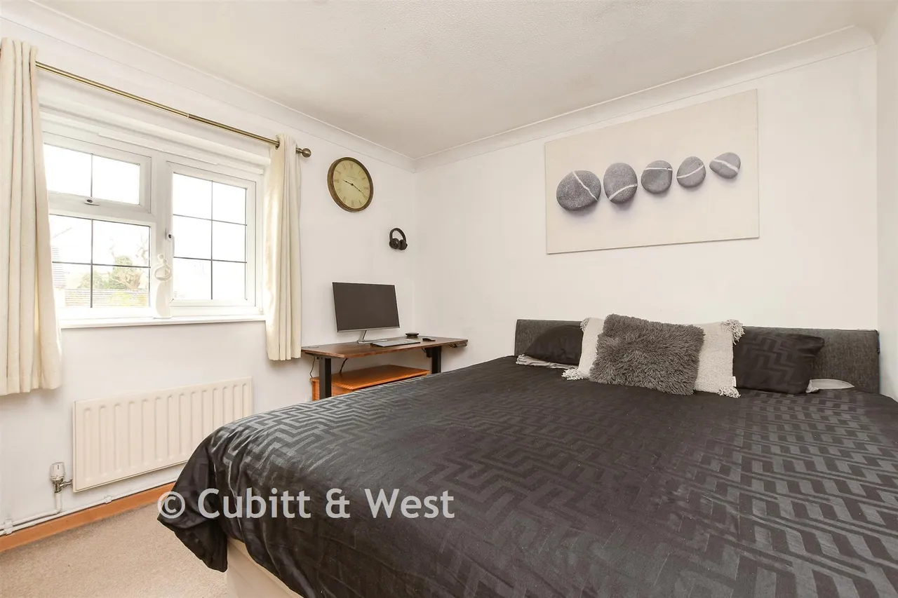 Cheviot Walk, West Green, RH11, photo 10