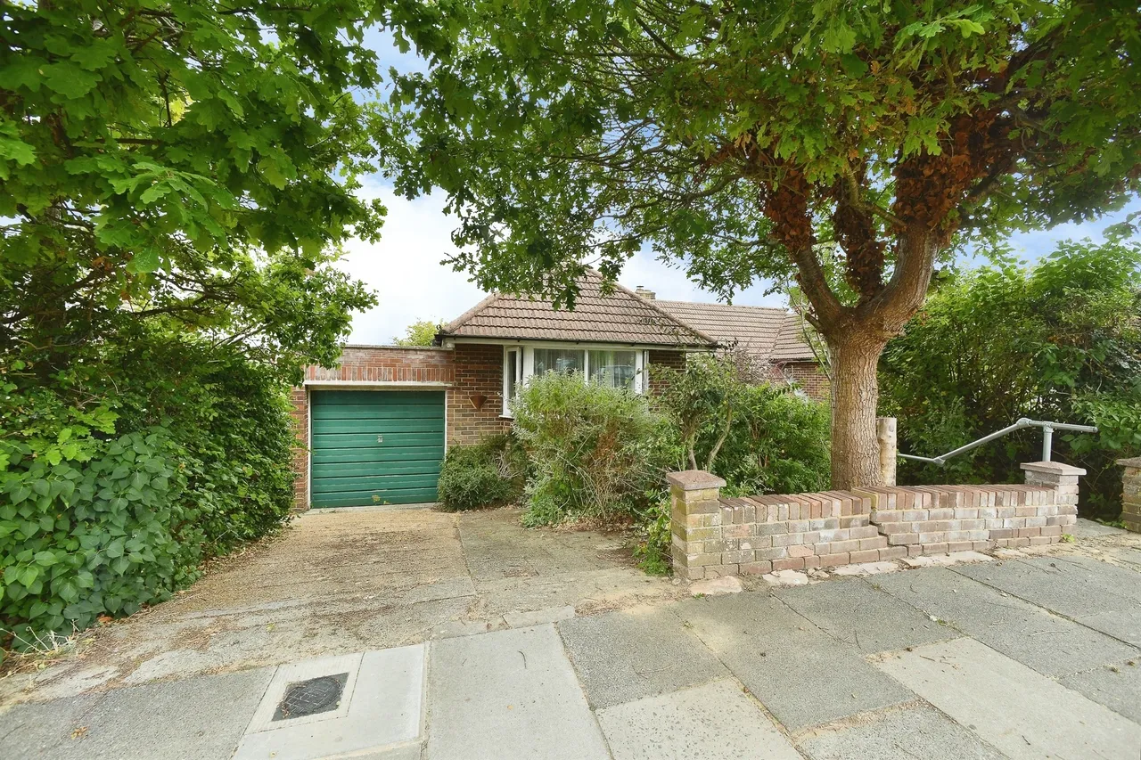 3 bed house for sale — Hillcrest, Brighton