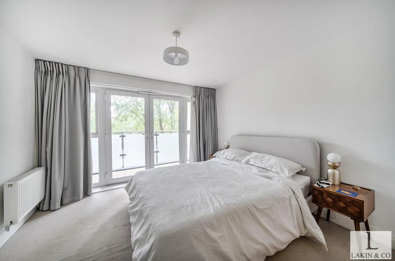 Perkins Gardens, Ickenham, UB10 8FZ, photo 6
