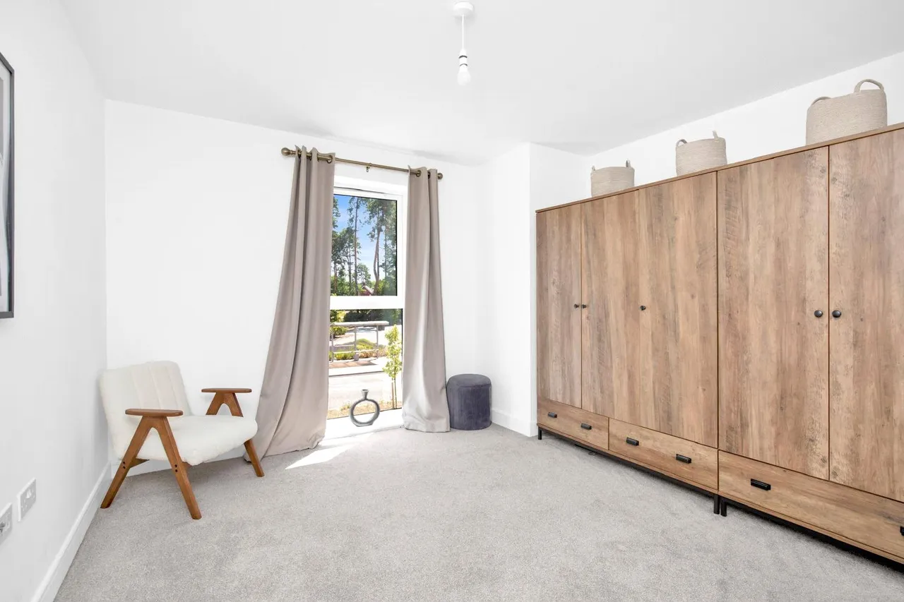 Douglas Drive, Bordon, GU35, photo 9