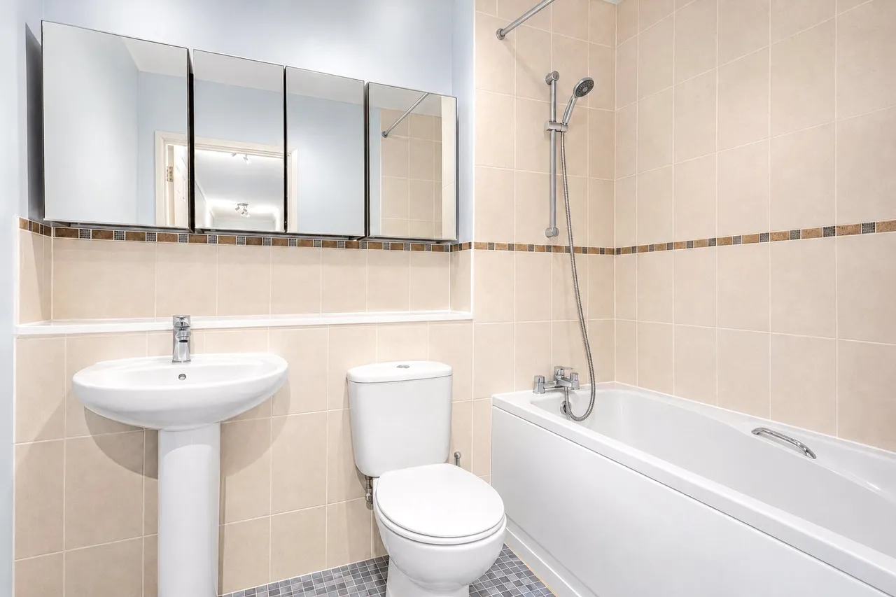 Bridge Wharf, Chertsey, KT16, photo 5