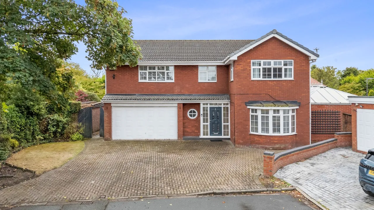6 bed house for sale — Woodley Fold, Penketh, Warrington, WA5 2JB
