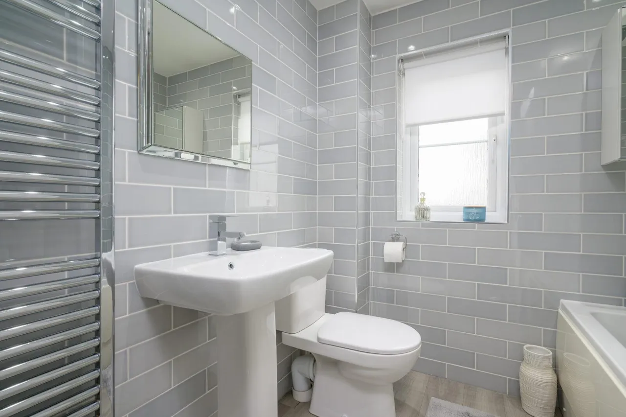 Honeysuckle Drive, Cumbernauld, G68 9GF, photo 16
