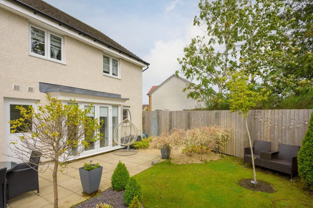 Honeysuckle Drive, Cumbernauld, G68 9GF, photo 26