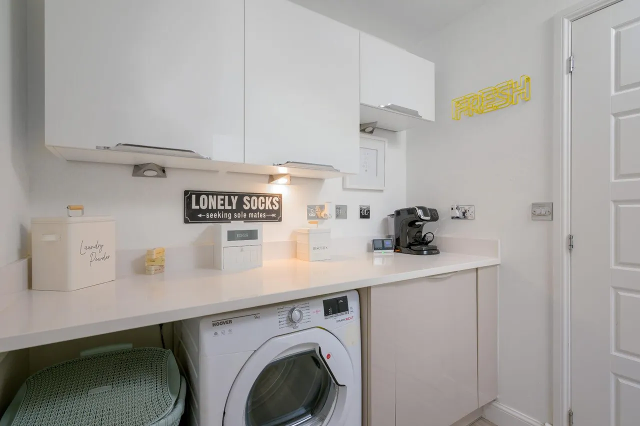Honeysuckle Drive, Cumbernauld, G68 9GF, photo 9