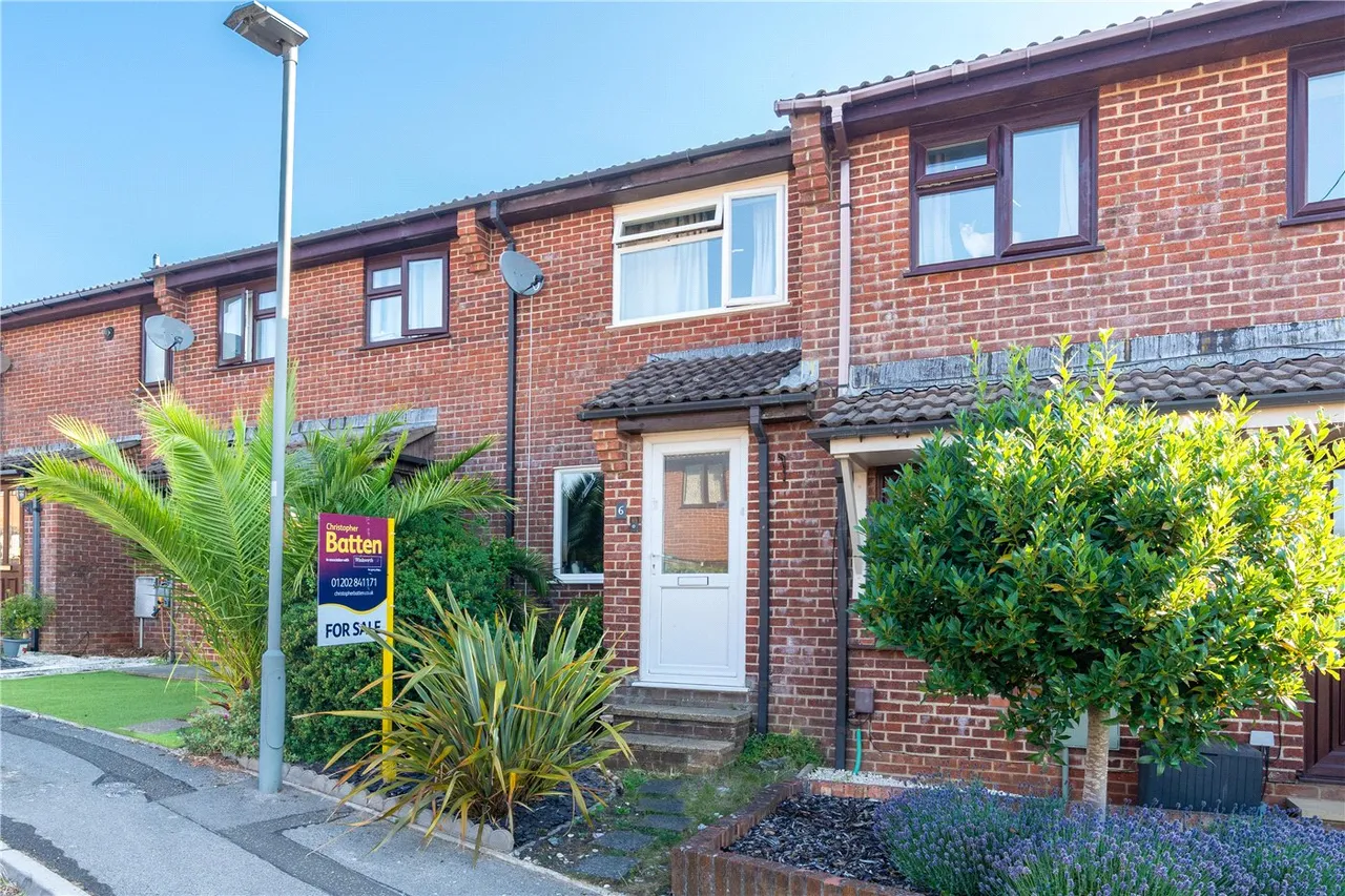 2 bed house for sale — Ross Gardens, Bearwood, Bournemouth, Dorset, BH11