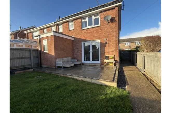Blenheim Close, Louth, photo 11