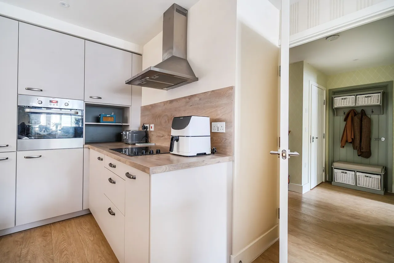 Bepton Road, GU29, photo 8