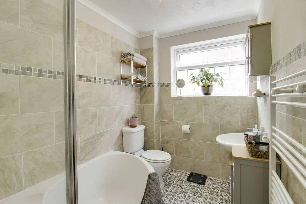 Swift Close, Deeping St. James, PE6, photo 15