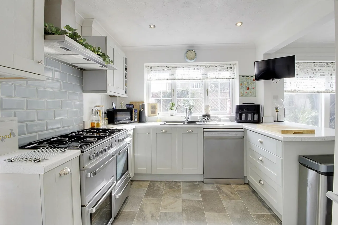 Swift Close, Deeping St. James, PE6, photo 8
