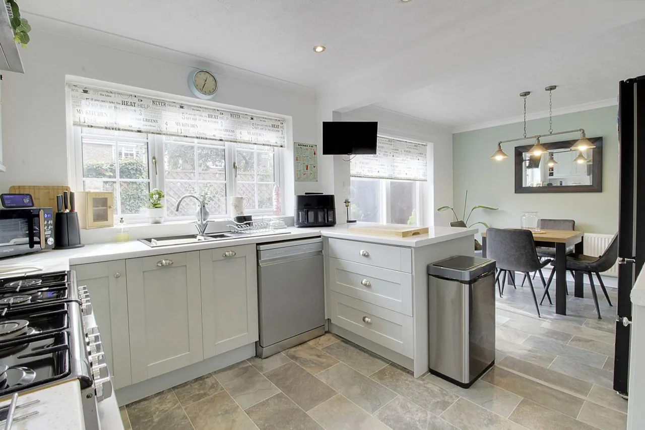Swift Close, Deeping St. James, PE6, photo 6