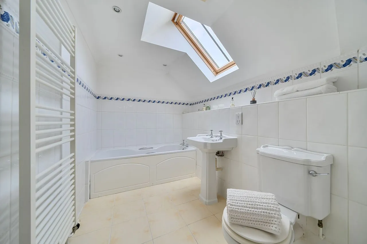 Furlong Place, Axbridge, BS26, photo 16