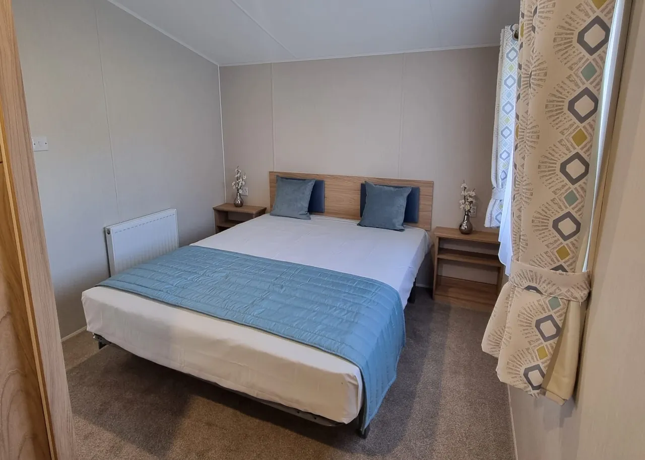 Emms Lane, Brooks Green, RH13, photo 6
