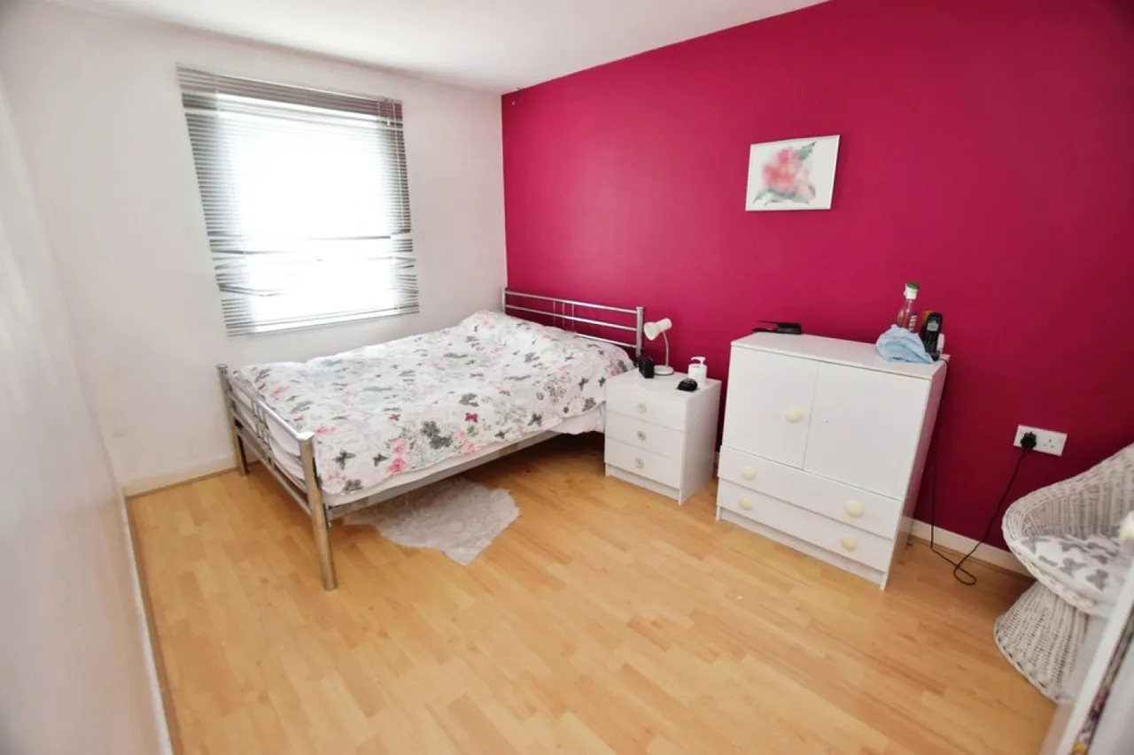Bishop Westall Road, Exeter, Devon, photo 6