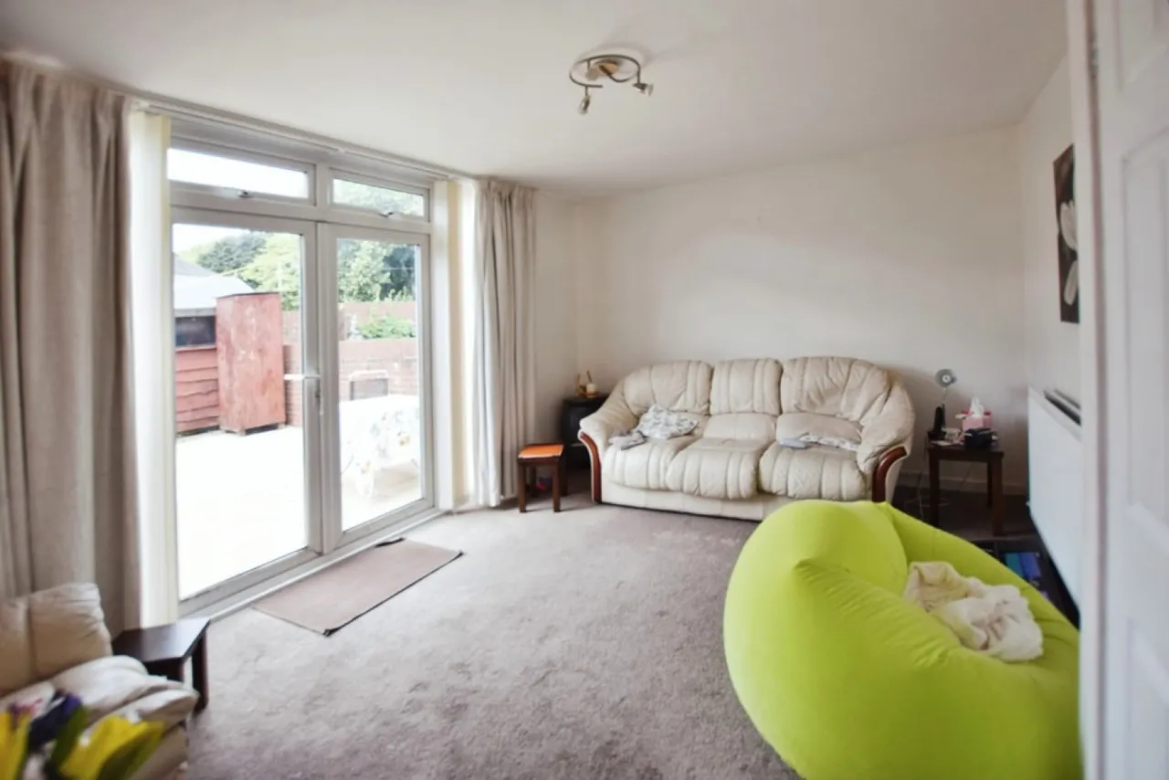 Bishop Westall Road, Exeter, Devon, photo 2