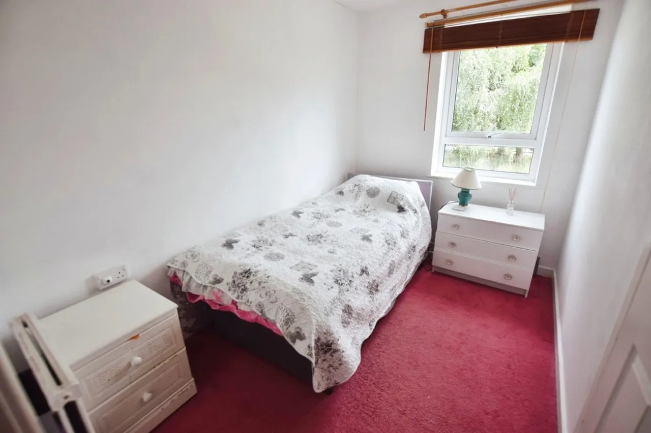 Bishop Westall Road, Exeter, Devon, photo 7