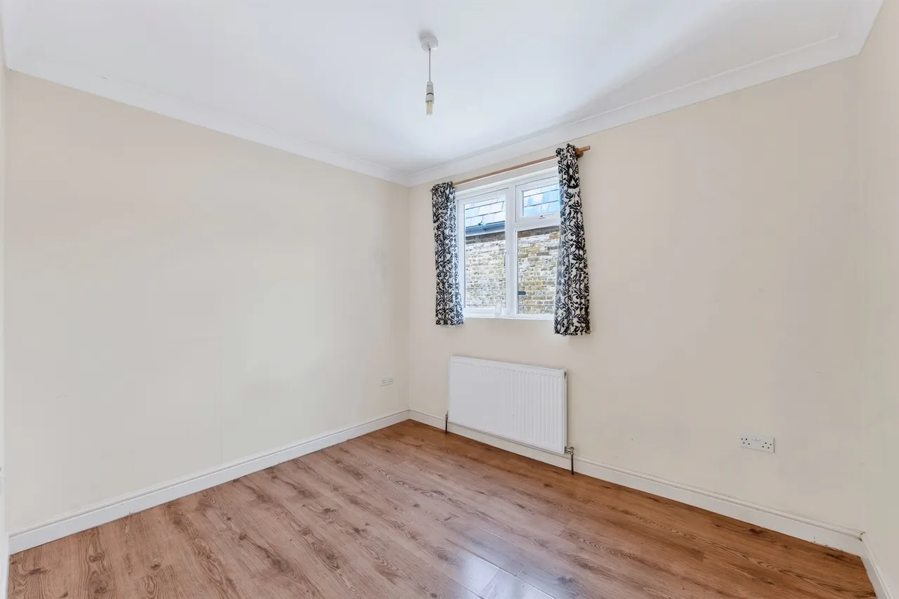Replingham Road, London, photo 11