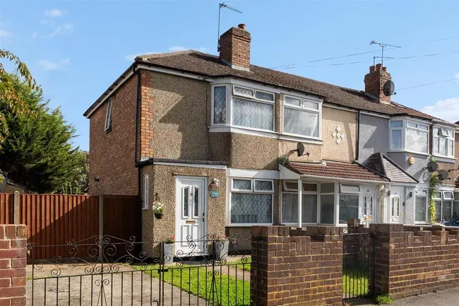 2 bed house for sale — Fredora Avenue, Hayes