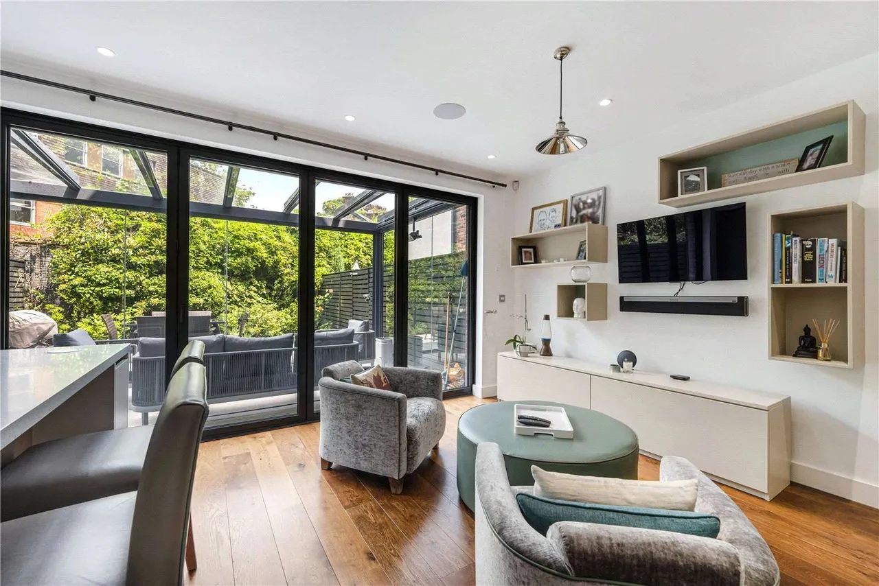 Trafford Road, Alderley Edge, Cheshire, SK9 7NT, photo 3