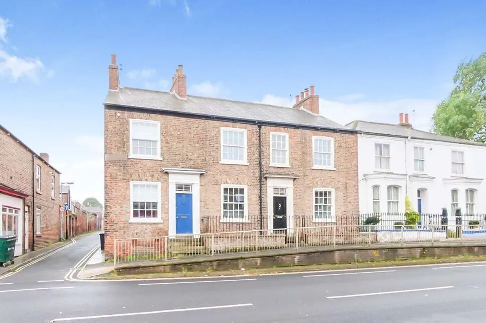 2 bed house to rent, Acomb Road, York, YO24