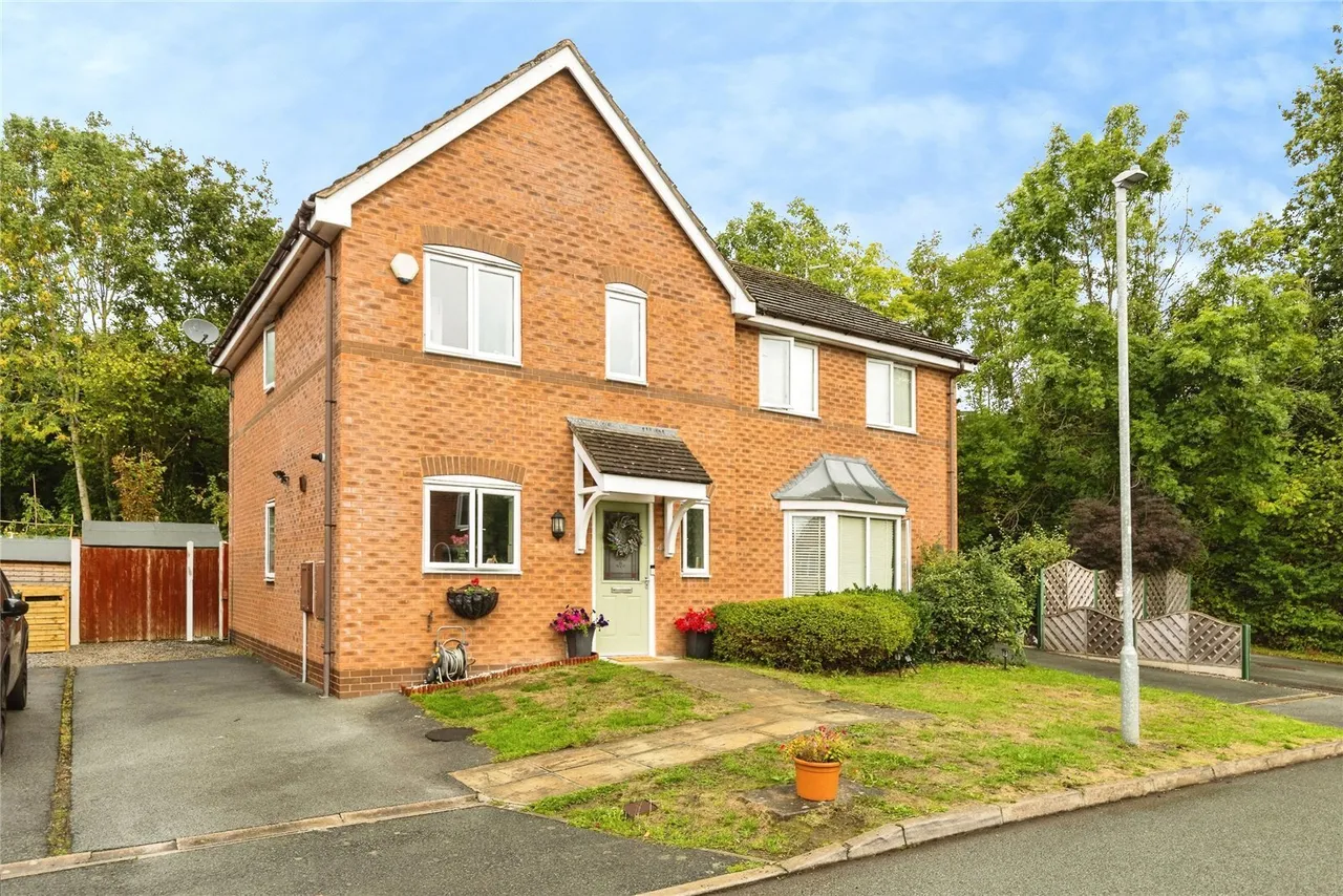 Cae'r Efail, Acrefair, LL14, photo 16