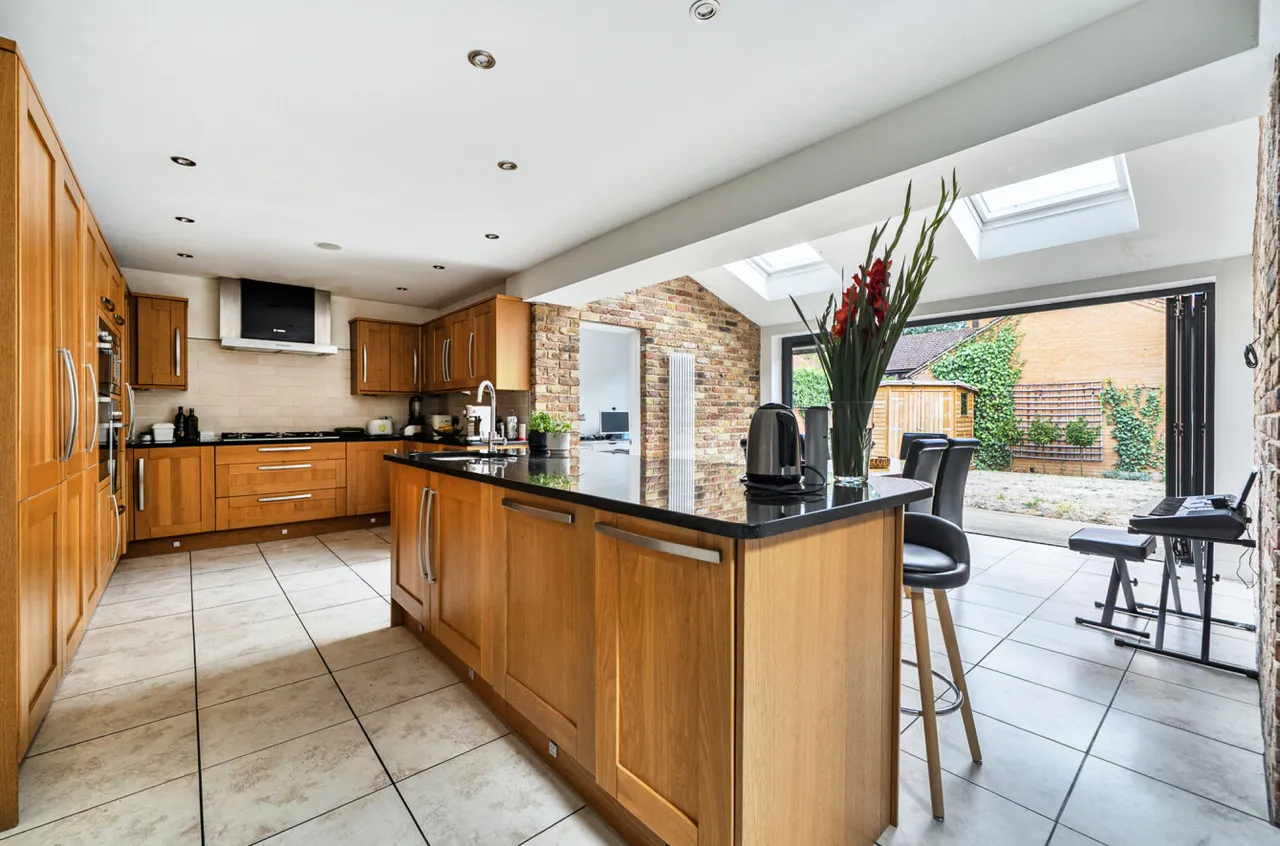 Pinecroft Road, Wokingham, Berkshire, RG41 4AL, photo 2