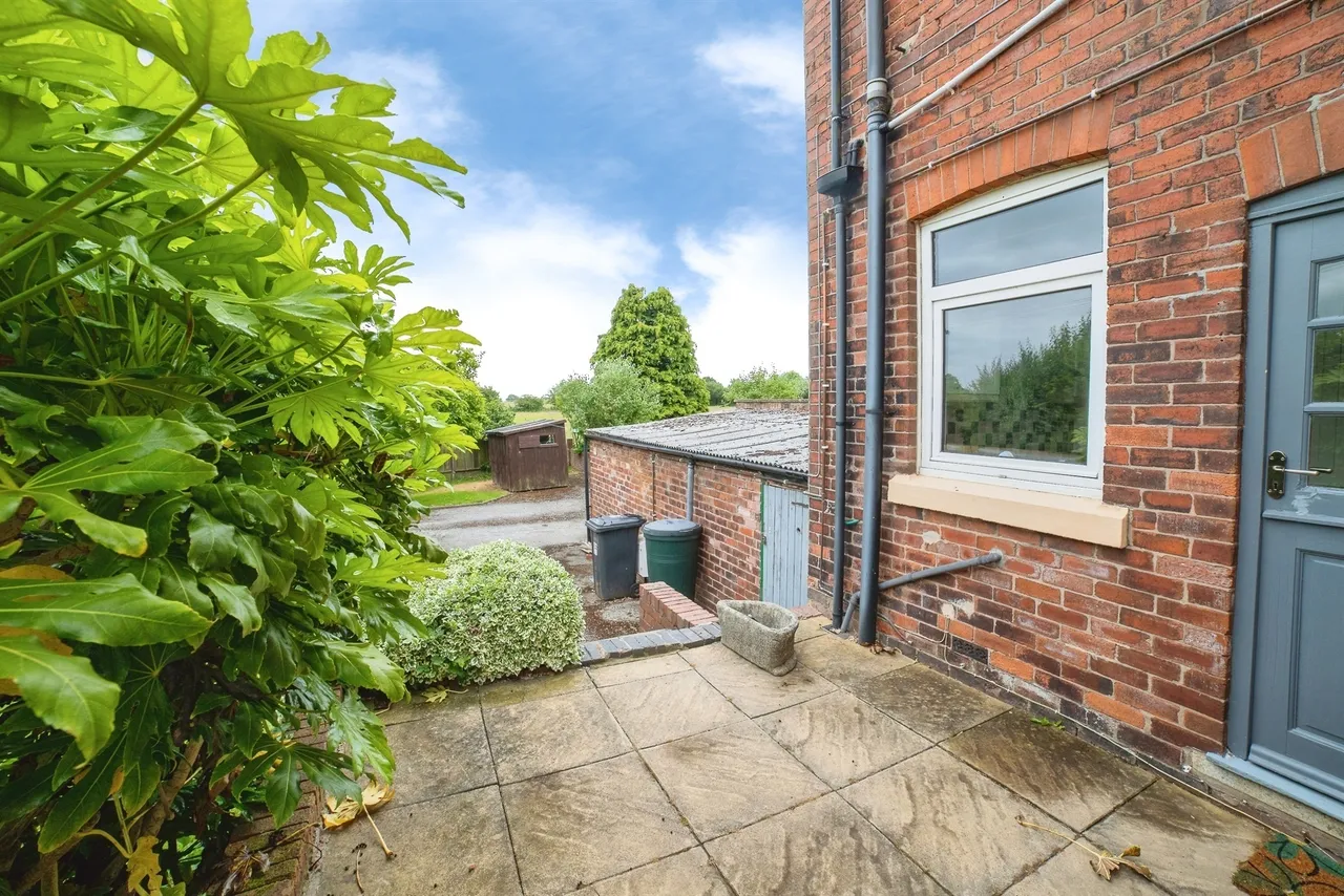 High Street, Stonebroom, DE55, photo 21
