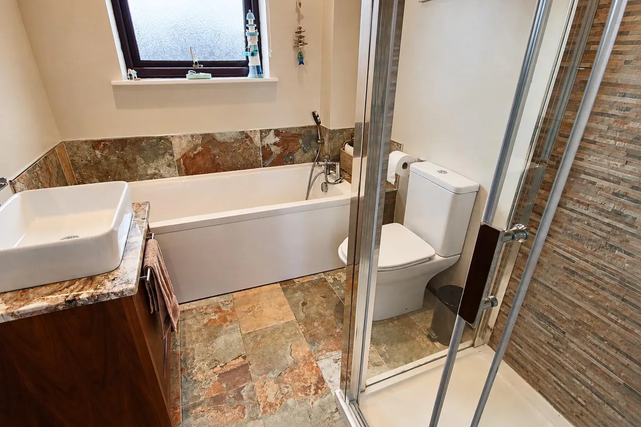 Andrews Close, Chippenham, photo 13