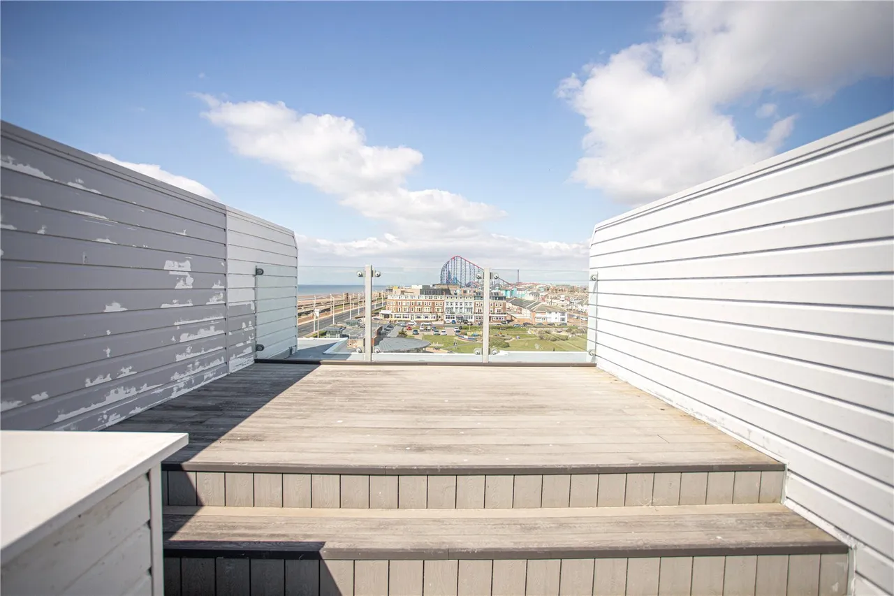 New South Promenade, Blackpool, FY4, photo 16