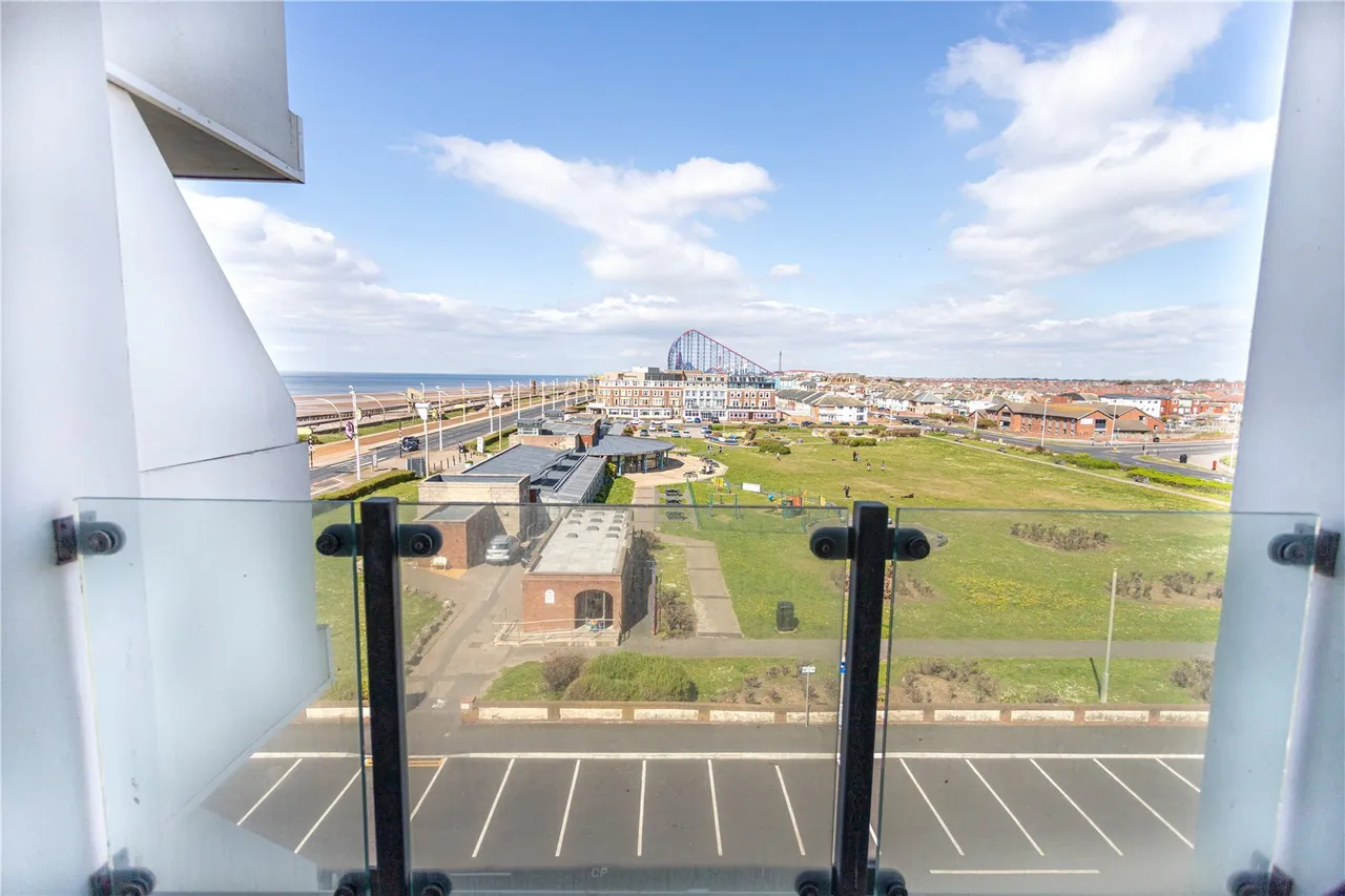 New South Promenade, Blackpool, FY4, photo 10