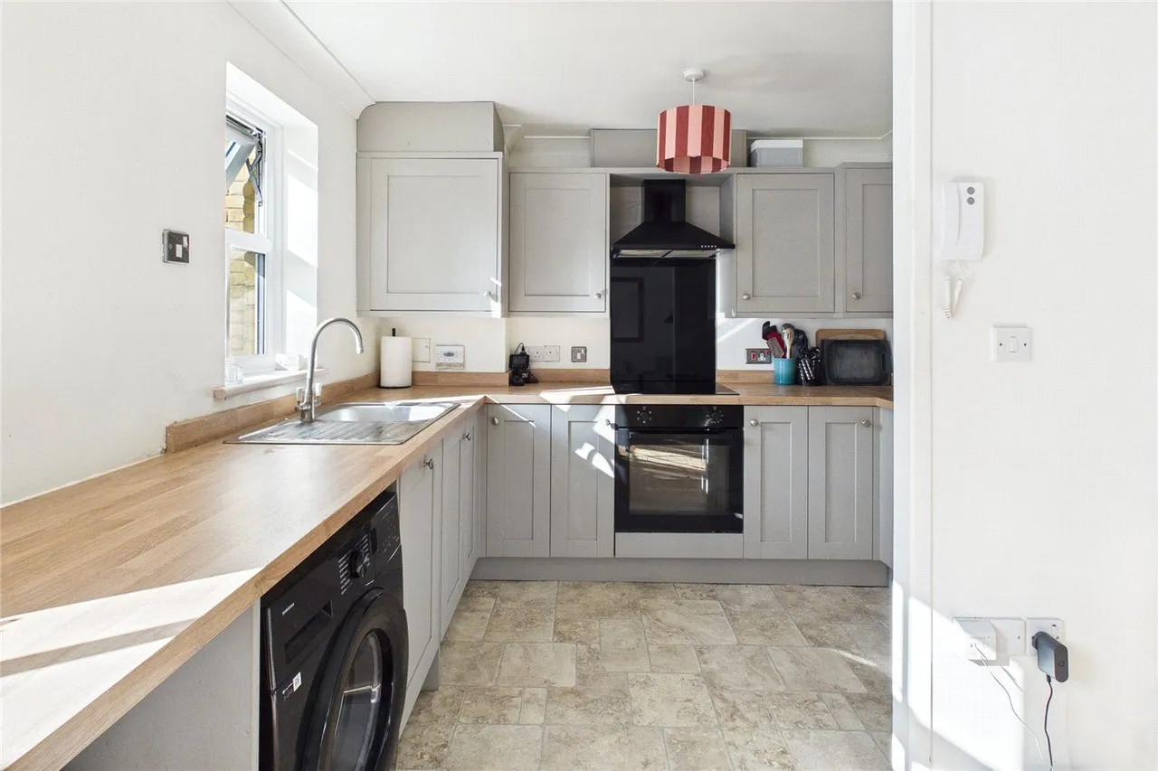 Belvedere Place, London, SW2, photo 2