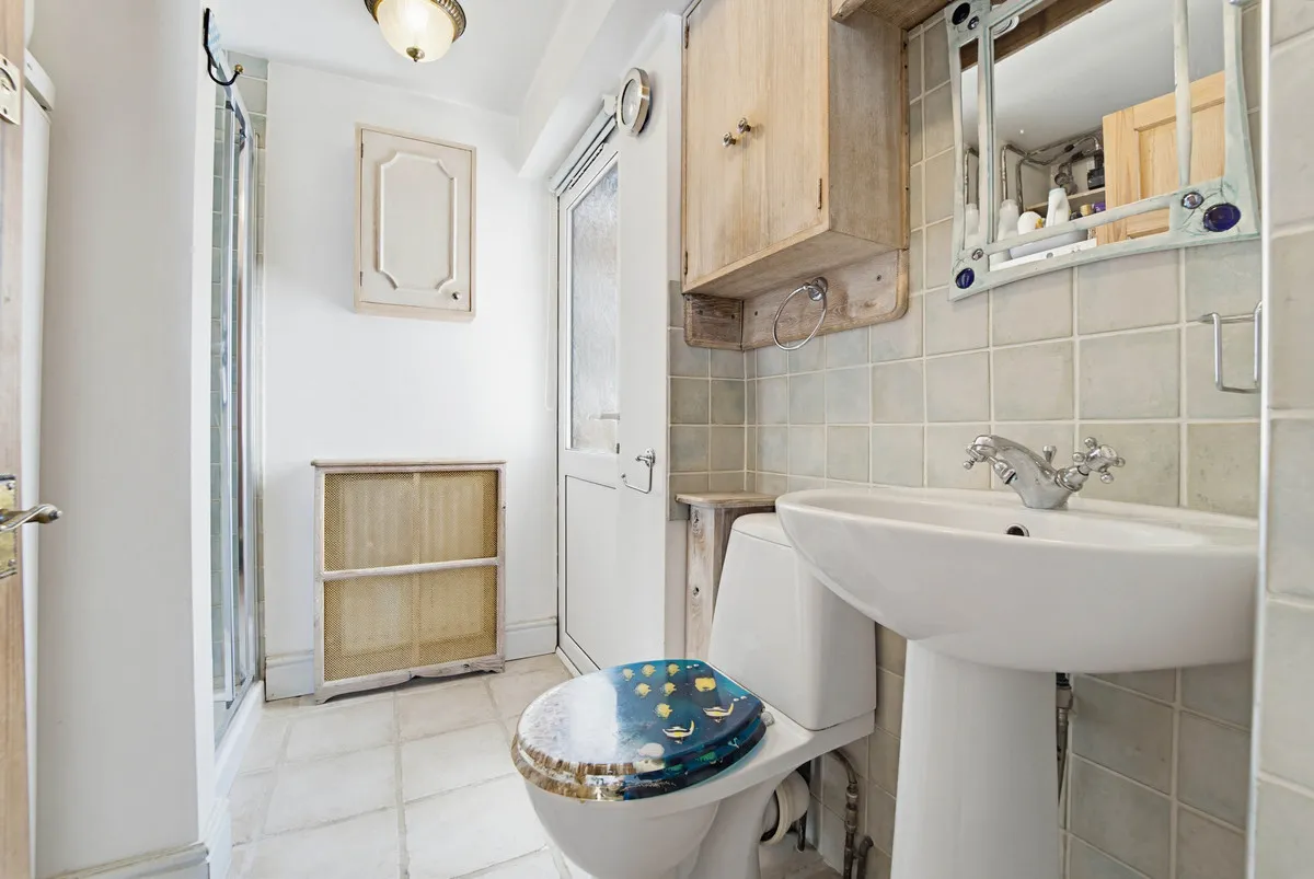 Bennetts Avenue, Greenford, UB6, photo 8