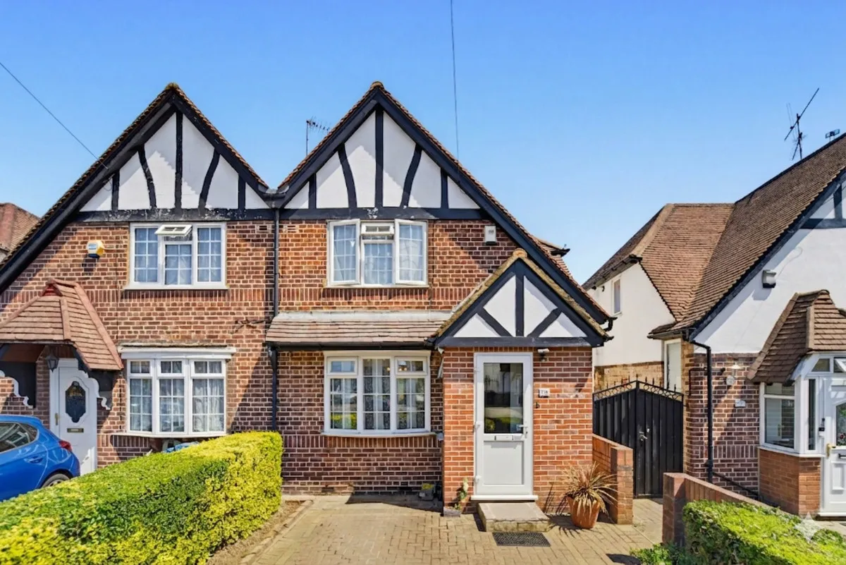 4 bed house for sale, Bennetts Avenue, Greenford, UB6