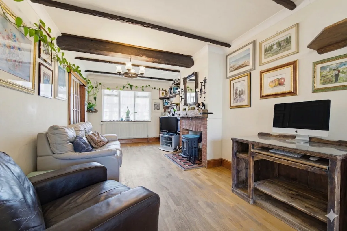 Bennetts Avenue, Greenford, UB6, photo 2