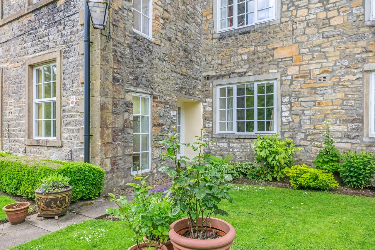 3 bed flat for sale, Riverside Walk, Airton, BD23