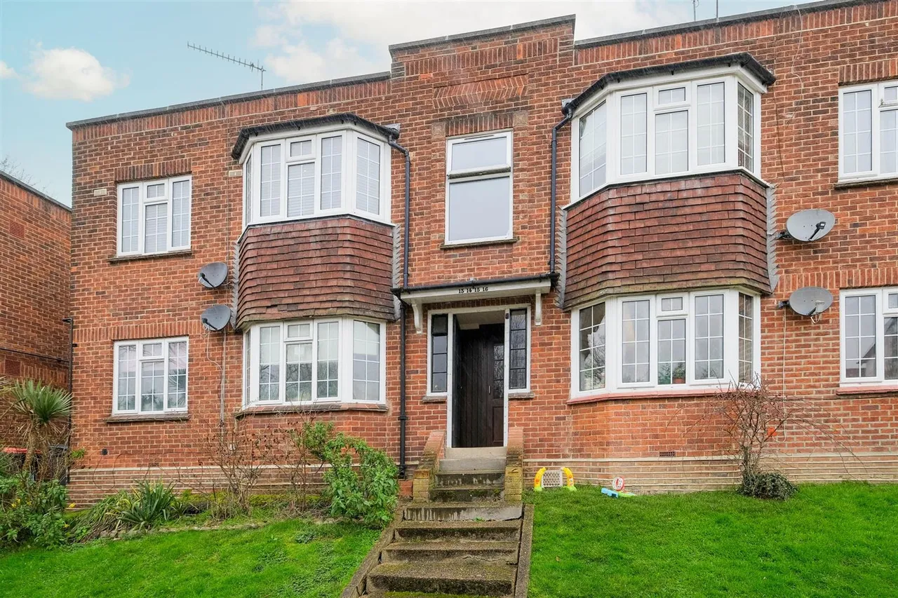 High Road, Loughton, IG10, photo 16