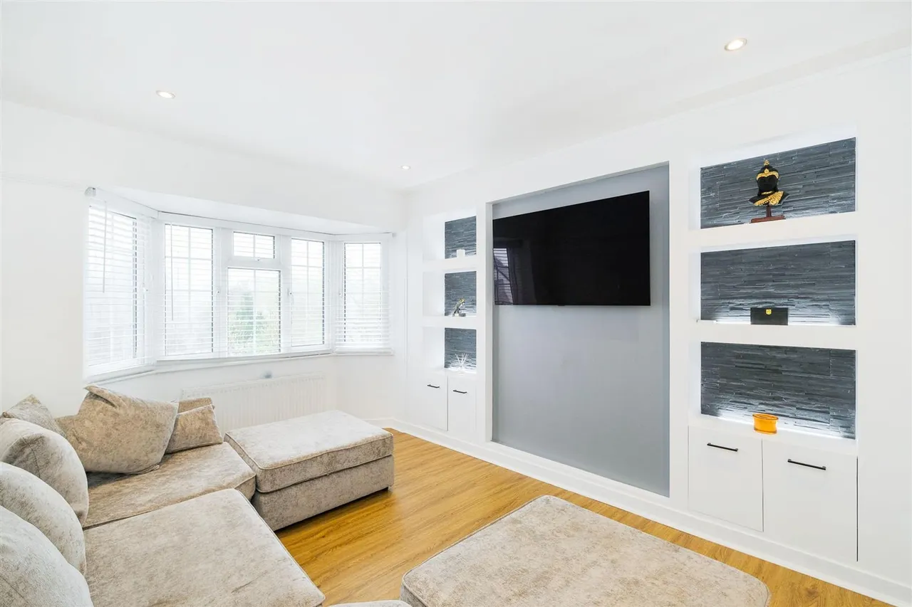 High Road, Loughton, IG10, photo 7