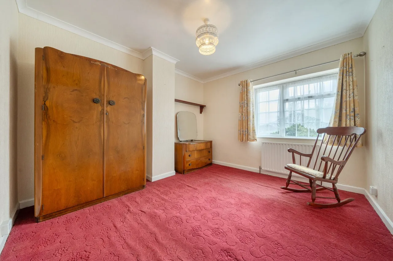 Page Crescent, DA8, photo 7
