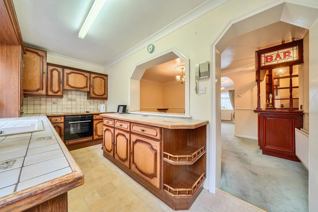 Page Crescent, DA8, photo 5